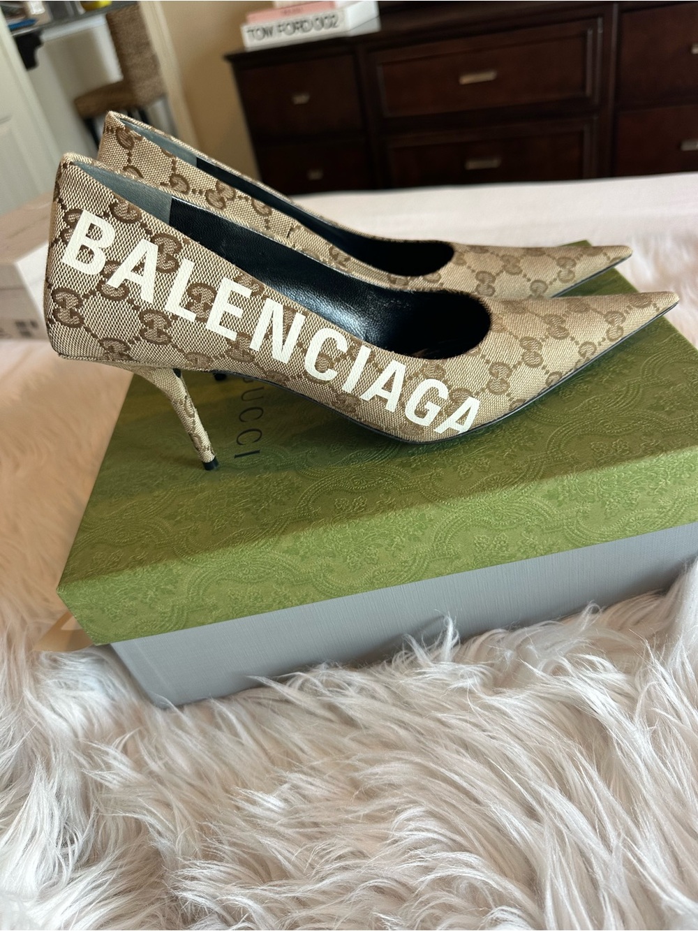 Gucci Beige Monogram Pointed Toe Stiletto Heels 85mm. 40.5/10.5 size. - Picture 5 of 11